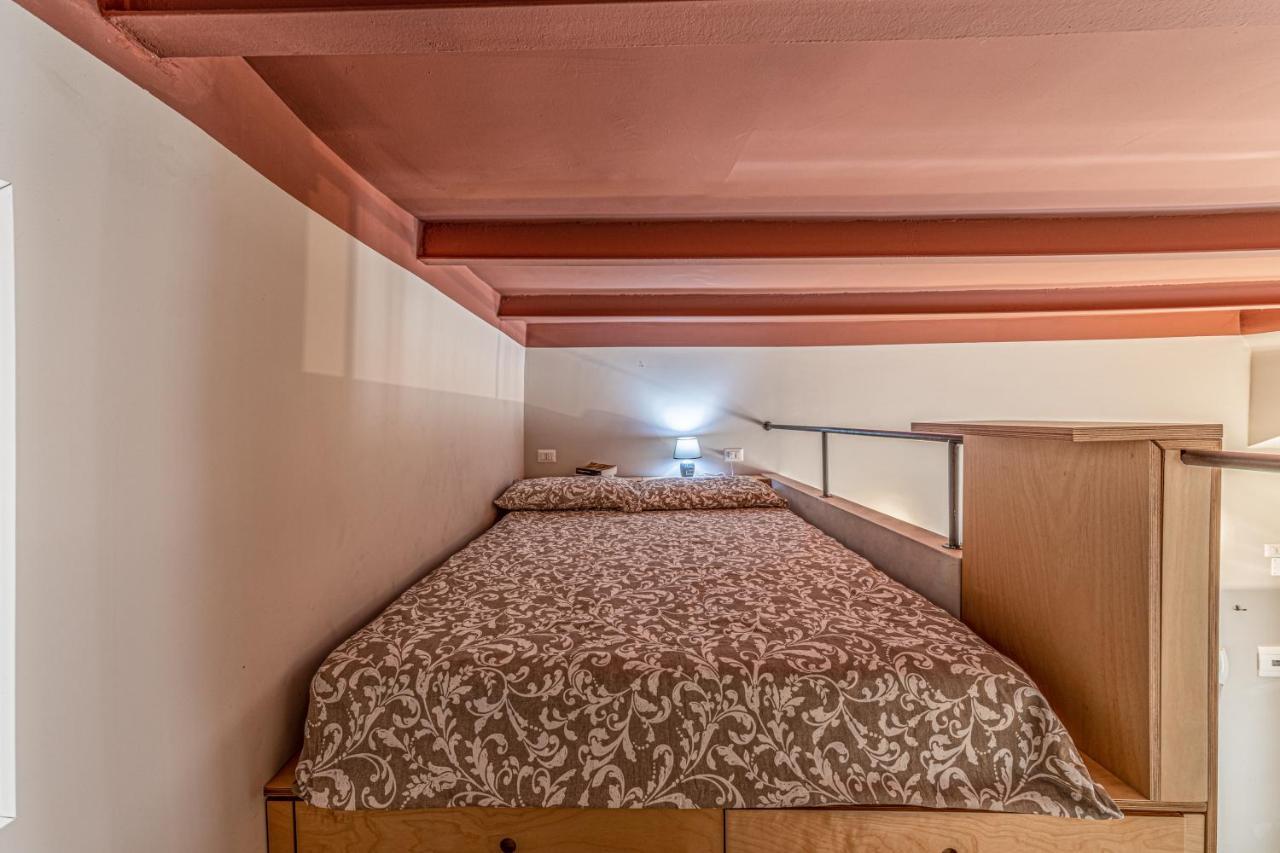 Xenia Apartments - Accogliente Pied-A-Terre Sui Navigli Мілан Екстер'єр фото